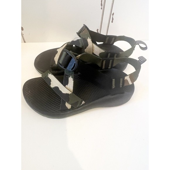 Chaco Kids Sandals in Black and Camouflage - Picture 5 of 7